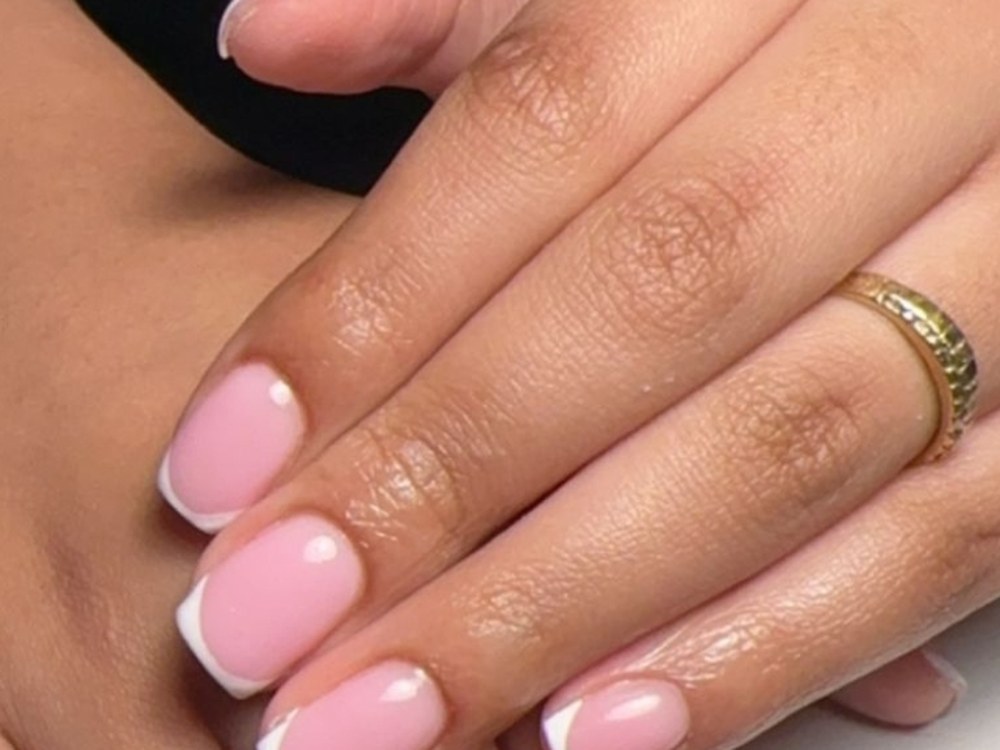 Afgewerkte nagels bij YR Beauty Clinic in Purmerend